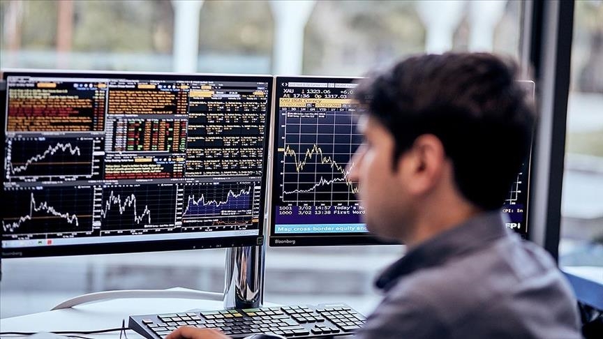 Pasar komoditas bergerak fluktuatif dipicu risiko energi dan arah suku bunga