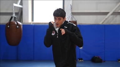 Babasının hayalini gerçekleştiren milli boksör Alparslan'ın hedefi Gençlik Olimpiyatları