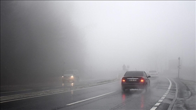D-100 kara yolunun Bolu Dağı geçişinde sis etkili oldu