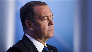 Медведев назвал «сюрреалистичным» предложение Зеленского о помощи Ближнему Востоку