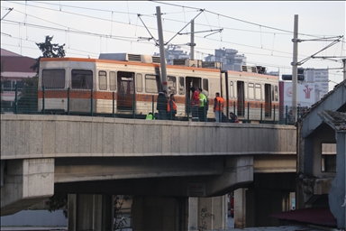 Adana'da hafif raylı sistemin bir vagonu raydan çıktı 