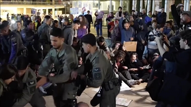 Israël arrête 18 personnes lors de manifestations contre la guerre en Iran