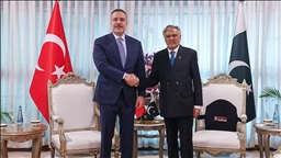 فيدان يلتقي نظيره الباكستاني في إسلام أباد