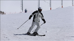 Palandöken'de sezon "bahar kayağı" ile devam ediyor