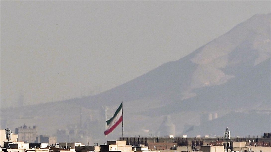 Télévision d'État iranienne : l'aéroport Mehrabad de Téhéran et une usine pétrochimique à Tabriz visés par des frappes