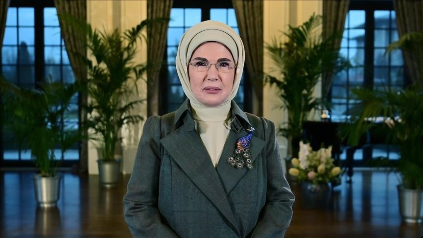 Првата дама на Турција: Речиси половина од смртните случаи кај децата под 5-годишна возраст се последица на глад