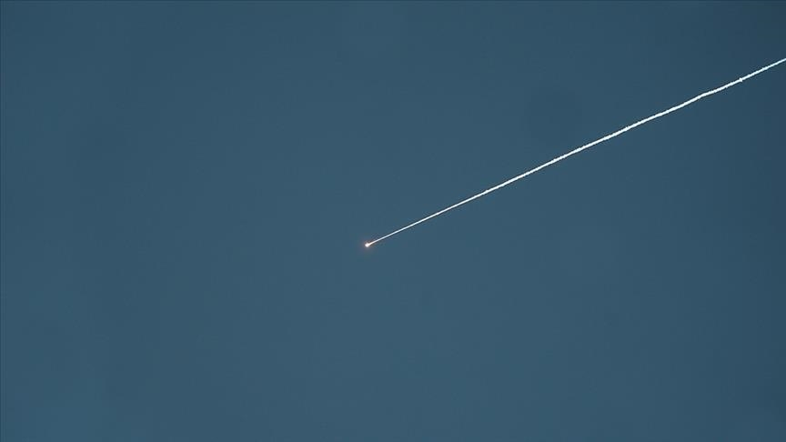 إعلام عبري يدعي اعتراض إسرائيل 5 صواريخ أطلقت من لبنان باتجاه حيفا 