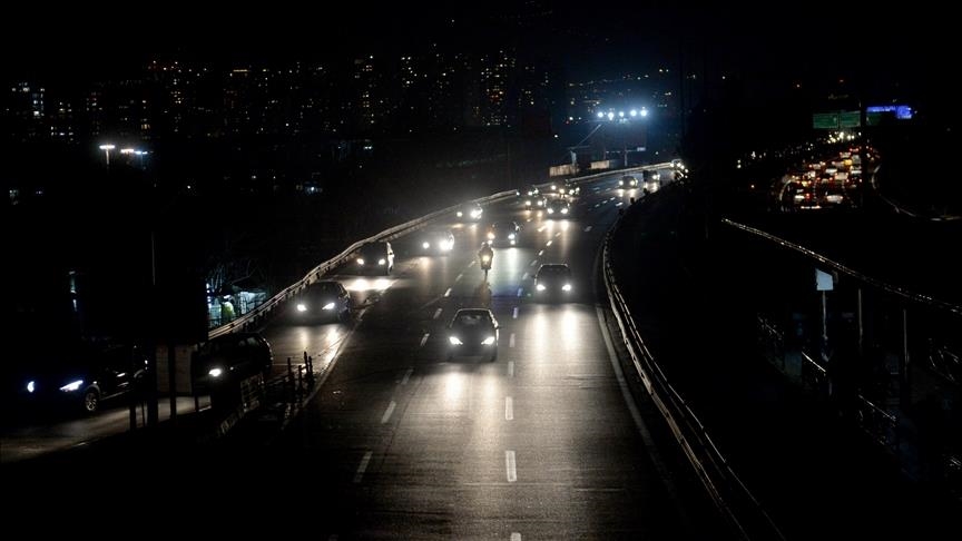 Des coupures d’électricité signalées en Iran après des frappes sur des infrastructures énergétiques