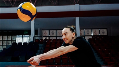 Zeren Spor'un Rus voleybolcusu Lazareva'nın "sayı kraliçeliği" mutluluğu