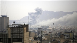 Li Tehrana paytextê Îranê ku di hedefa êrîşên Amerîka-Îsraîlê da ye, dengê teqînan hat