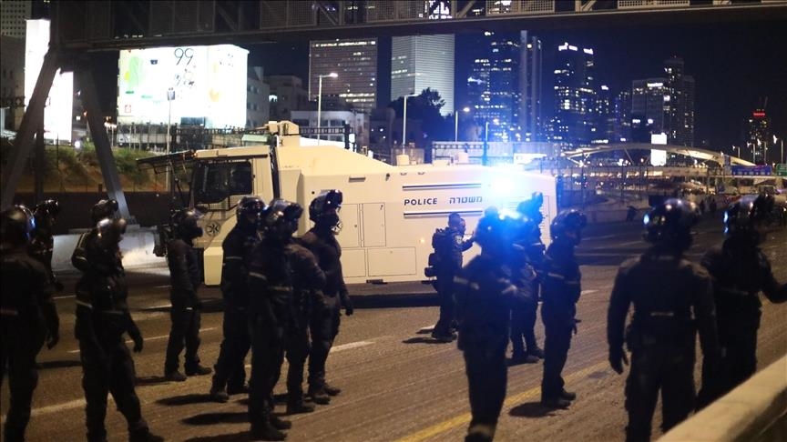 الشرطة الإسرائيلية تفرق مظاهرة بالقدس ضد قانون إعدام الأسرى 