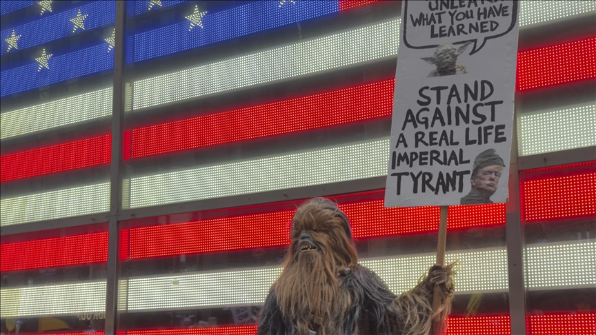 Trump approval sinks to 33% in new UMass poll, lowest of his 2nd term