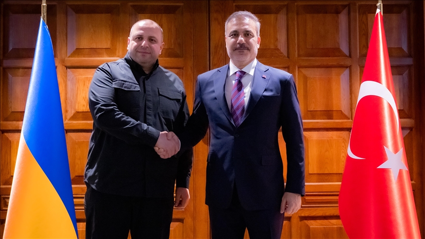 فيدان يلتقي أمين مجلس الأمن القومي الأوكراني