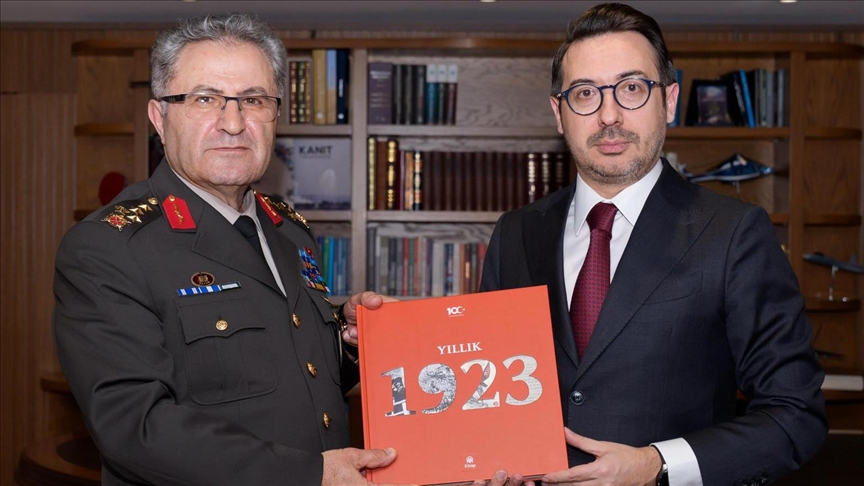 Kara Kuvvetleri Komutanı Orgeneral Tokel, AA Genel Müdürü Karagöz'ü ziyaret etti