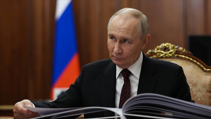 Путин продлил разрешение на оплату российского газа через любые банки РФ