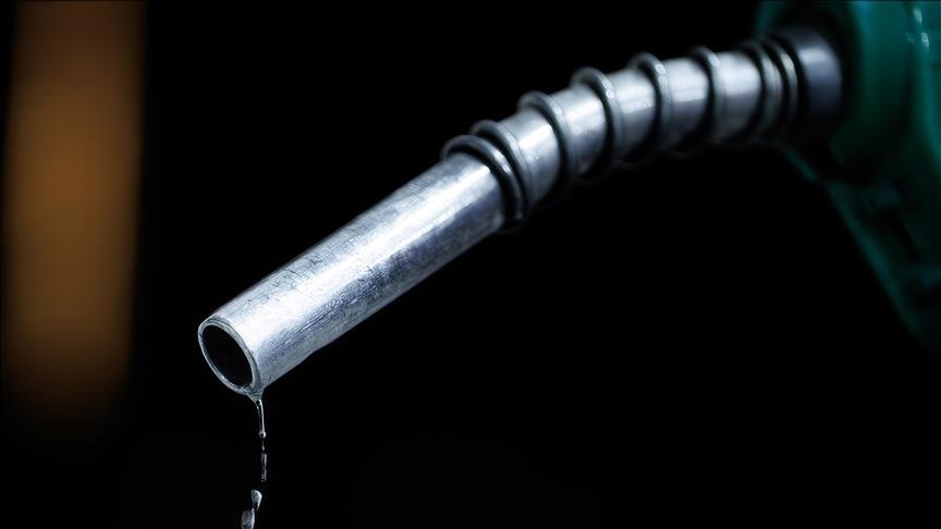 جالون البنزين الأمريكي يتجاوز 4 دولارات لأول مرة منذ 2022