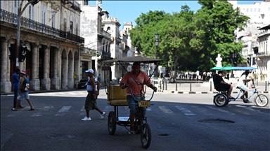 Küba'nın eski lideri Fidel Castro'nun torunu Sandro Castro'ya göre, Kübalıların çoğu kapitalist olmak istiyor