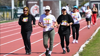 Adana'da posta dağıtıcıları milli takıma seçilebilmek için yarıştı