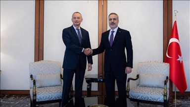 Wezîrê Karên Derva Fîdan Nûnerê Bilind ê Lijneya Aştiyê ya Xezeyê Mladenov qebûl kir