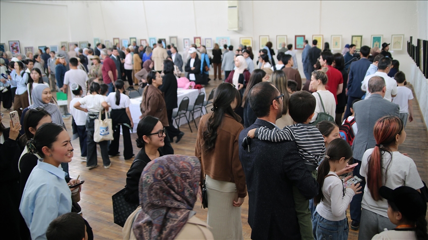 В Кыргызстане открылась выставка искусства эбру