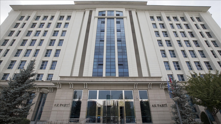 Geleceğin kadın liderlerine "münazara eğitimi"