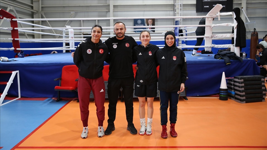 Kadın Boks Milli Takımı'ndan 4 sporcu Azerbaycan'daki turnuvada yumruk sallayacak