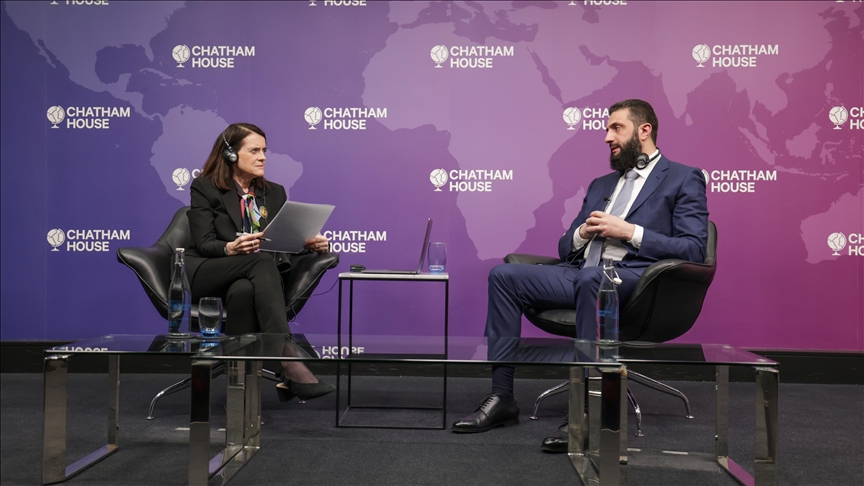 الشرع من لندن: سوريا "خارج صراع" إيران وواشنطن