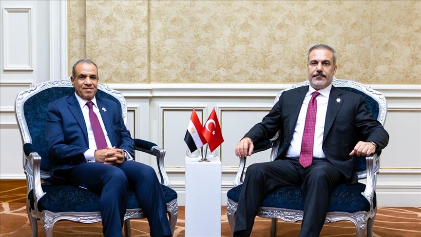 فيدان ونظيره المصري يبحثان الحرب بالمنطقة وملف فلسطين