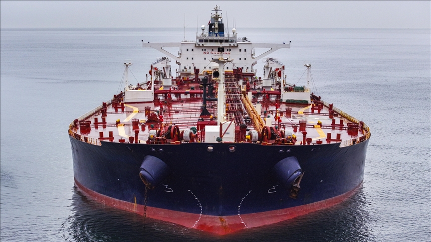 Une pétrolière endommagée après avoir été touchée par un projectile au large de Doha