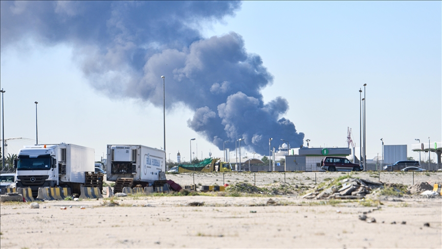 الكويت تعلن "التعامل" مع 3 صواريخ و15 مسيرة خلال 24 ساعة 