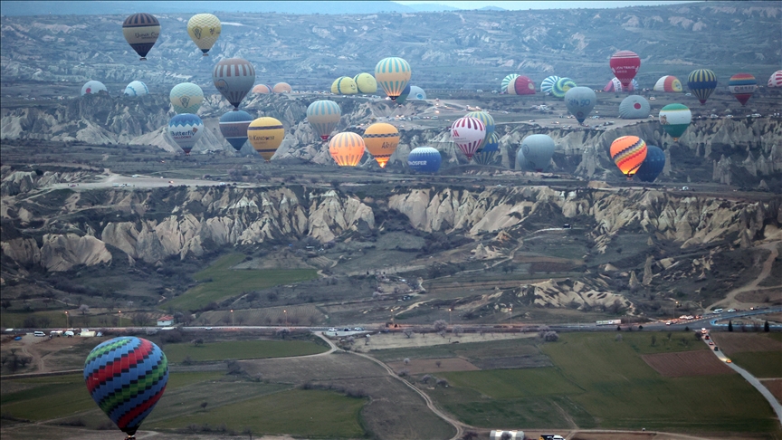 Kapadokya'nın masalsı coğrafyası film üssü oluyor