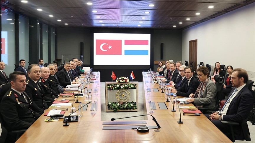 İçişleri Bakanı Çiftçi, Hollanda Adalet ve Güvenlik Bakanı Van Weel ile görüştü