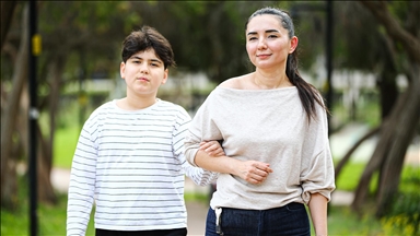 Özbek anne otizm tanısı konulan oğlunun eğitimi için Türkiye'ye yerleşti