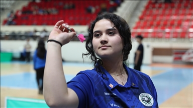 Zehra Gemi'nin hedefi Profesyonel Dart Birliği bünyesinde mücadele eden ilk Türk olmak