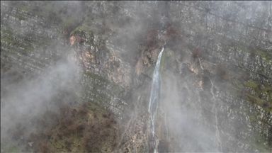 Şırnak'ta yağışlarla canlanan şelaleler dronla görüntülendi