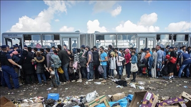 Mbërritjet e migrantëve të parregullt në Spanjë bien pothuajse përgjysmë në tremujorin e parë