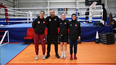 Kadın Boks Milli Takımı'ndan 4 sporcu Azerbaycan'daki turnuvada yumruk sallayacak
