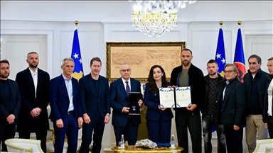 Presidentja Osmani dekoron Kombëtaren e Kosovës me Medaljen Presidenciale