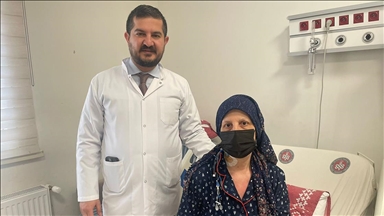 Kalın bağırsak kanseri teşhisi konulan hasta robotik cerrahiyle sağlığına kavuştu