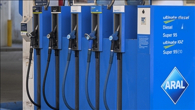 Almanya'da akaryakıttaki yeni düzenlemenin ilk gününde fiyatlar yükseldi