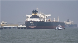 Hürmüz Boğazı’nda ticaret, geçiş izni verilen gemilerle sınırlı şekilde sürüyor