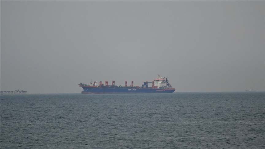 US-Israeli attacks target two piers in Strait of Hormuz