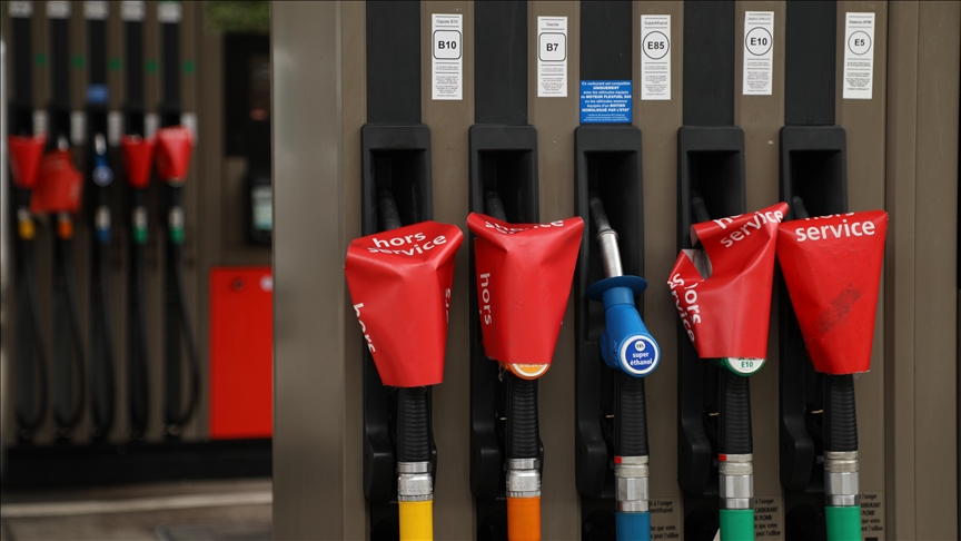 France prepares targeted measures to ease fuel price pressure