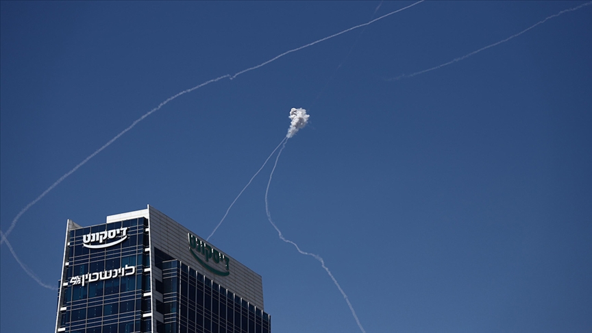 İran, ABD ve İsrail'e "daha geniş ve yıkıcı" misillemelerine devam edeceğini açıkladı