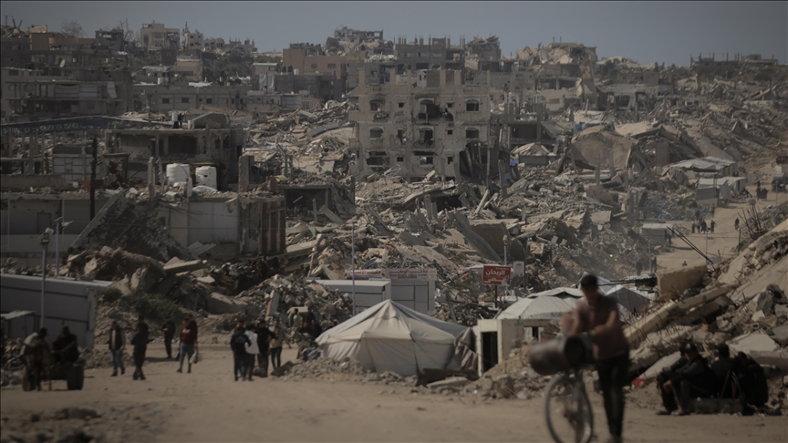 Israeli army shells, demolishes buildings in eastern Gaza