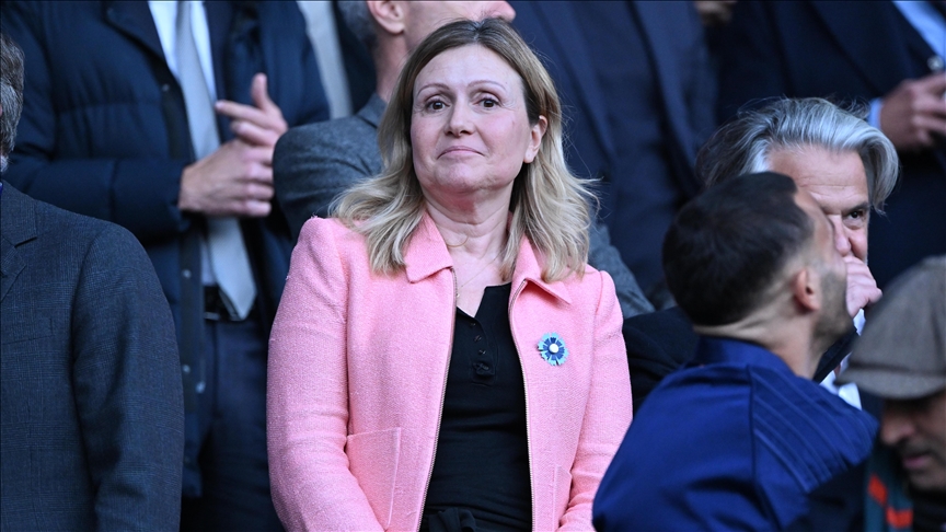 France : Braun-Pivet dénonce un comportement « pas au niveau » de Trump et appelle à l’exemplarité