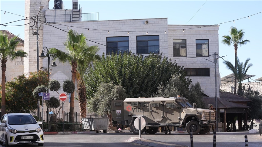 الجيش الإسرائيلي يقتحم مدينة البيرة وسط الضفة 