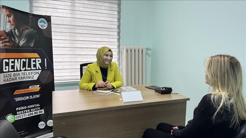 Belediyenin "sırdaş hattı" gençlerin hayatına dokunuyor