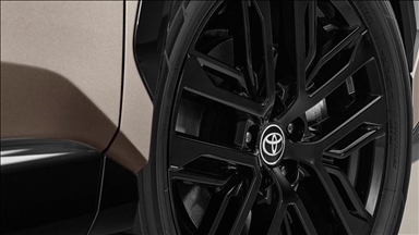 Toyota begins selling US-made models in Tokyo under tariff deal