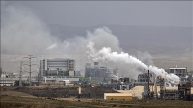 Double strike from Iran and Hezbollah injures 4, damages water network in central Israel